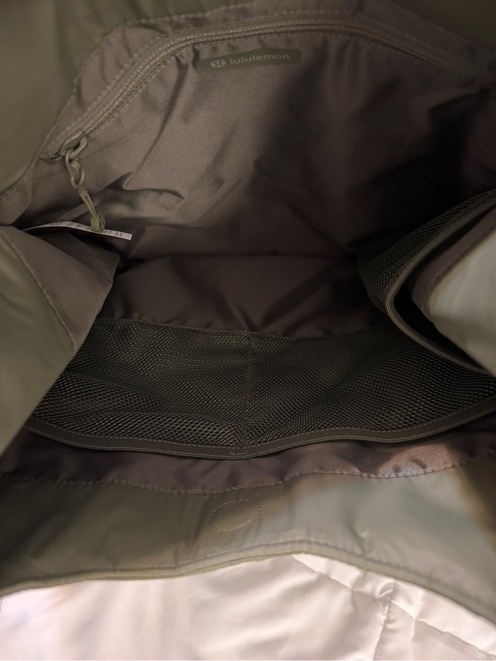 LULULEMON Quilted Oversized Tote Bag in Olive - Picture 6 of 7